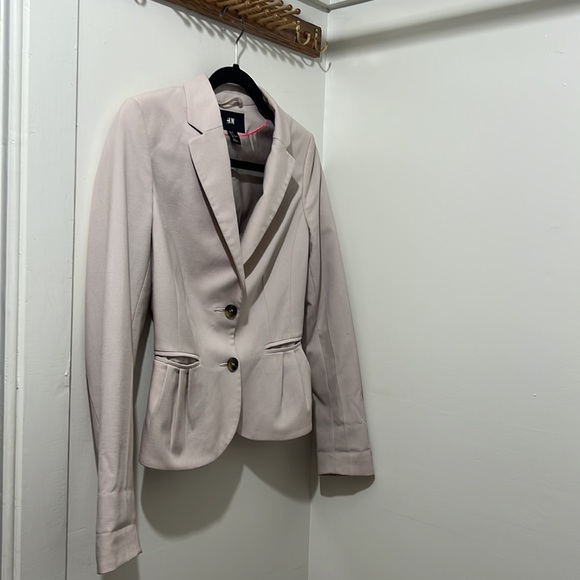 Beautiful jacket - Picture 2 of 4